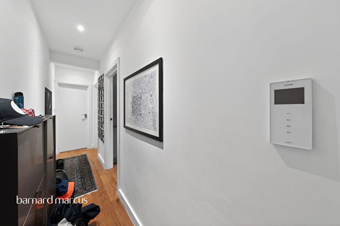 1 Bedroom Flat For Sale In East Street, London, SE17