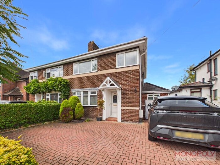 3 Bedroom Semi-Detached House For Sale In Haytor Road, Wrexham, LL11