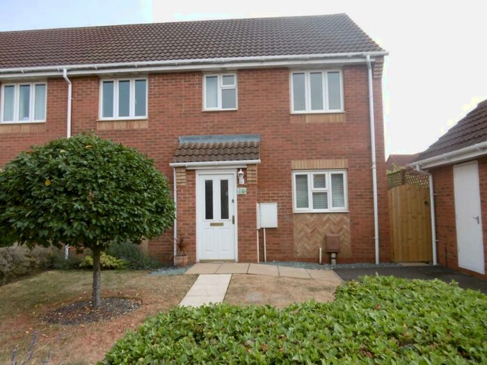 4 Bedroom Semi-Detached House To Rent In Willow Close, Ruskington, NG34