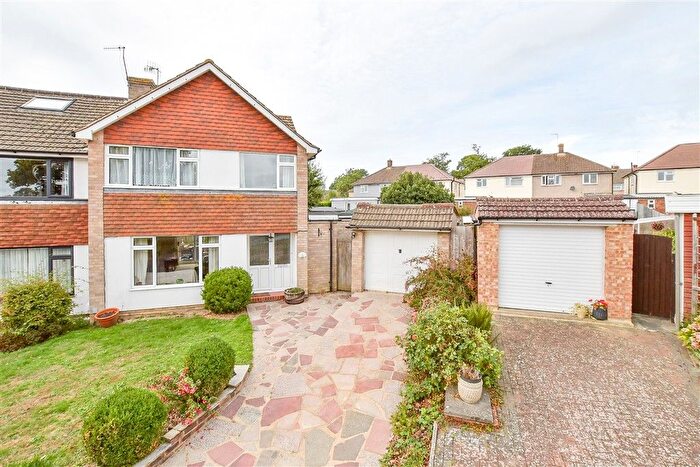 3 Bedroom Semi Detached House For Sale In Larch Crescent, Tonbridge, Kent, TN10