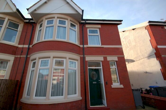 3 Bedroom Semi-Detached House To Rent In Leckhampton Road, Blackpool, FY1