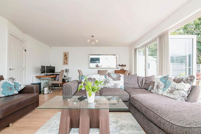 4 Bedroom Detached House For Sale In Oaksherd Mews, Tipton, DY4