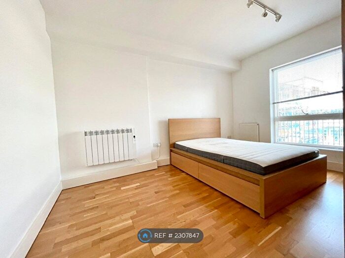 1 Bedroom Flat To Rent In Old Kent Road, London, SE1