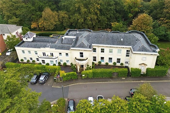 2 Bedroom Flat To Rent In Brook Avenue, Ascot, Berkshire, SL5