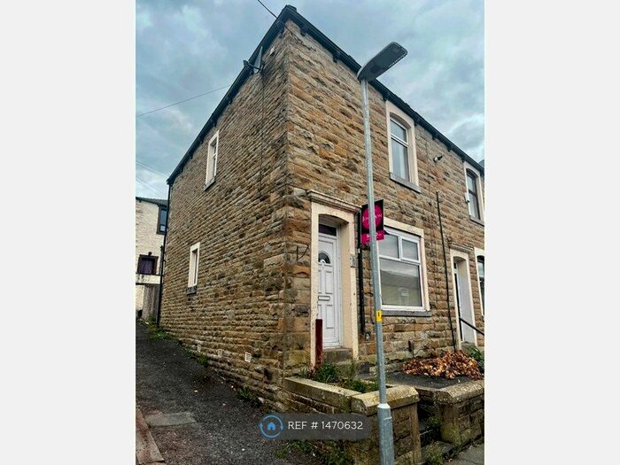 3 Bedroom End Of Terrace House To Rent In Hollingreave Road, Burnley, BB11