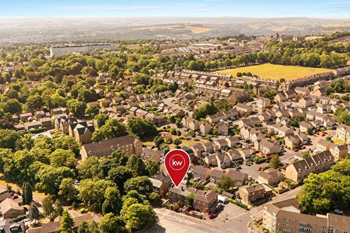 2 Bedroom End Terrace House For Sale In Halifax Road, Huddersfield, HD3