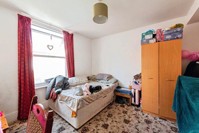 6 Bedroom Terraced House For Sale In Malvern Road, Southsea, Hampshire, PO5