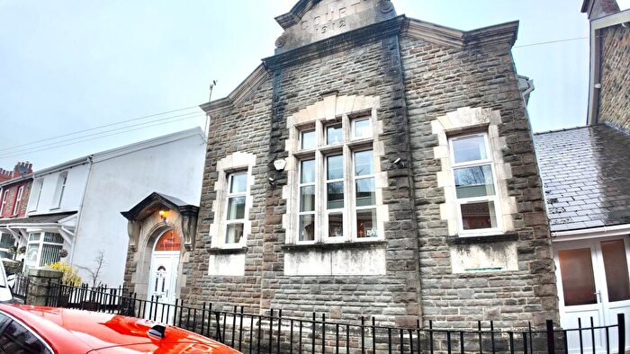 4 Bedroom Semi-Detached House For Sale In William Street, Blackwood, NP12