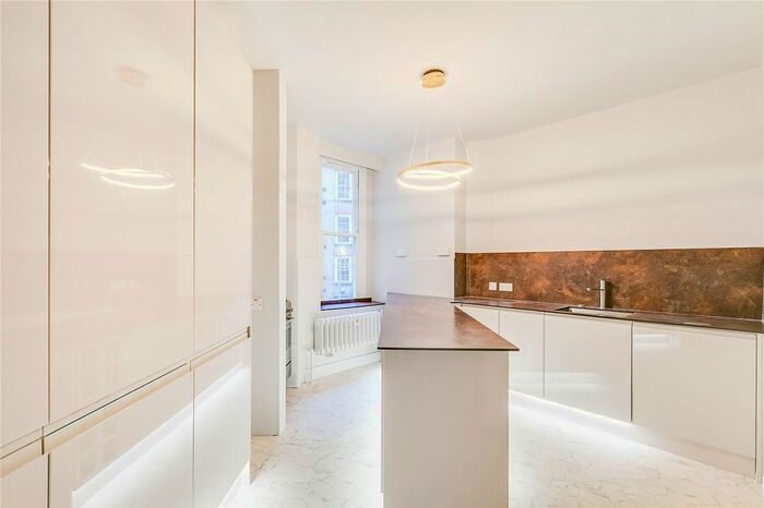 4 Bedroom Flat To Rent In North End House, Fitzjames Avenue, London W14