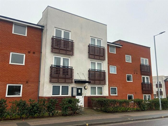 2 Bedroom Flat For Sale In Fore Hamlet, Ipswich, Suffolk, IP3