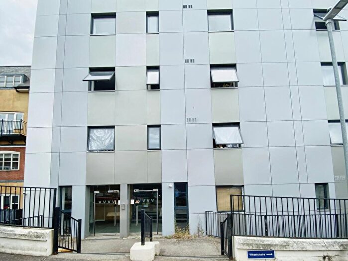 1 Bedroom Apartment To Rent In Vantage House, NR2