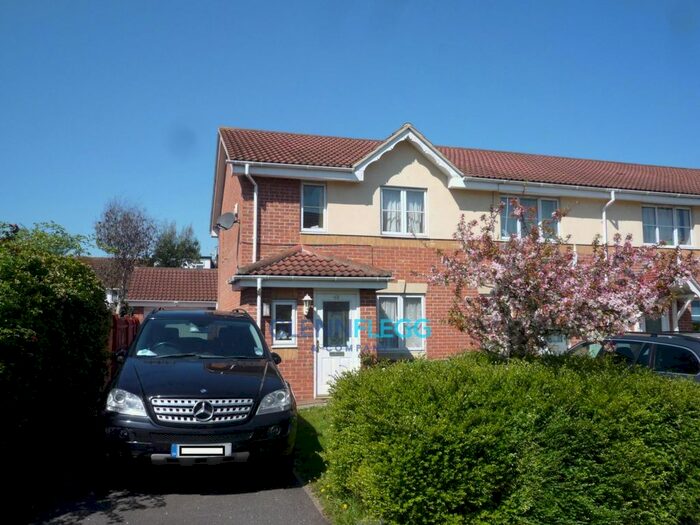 3 Bedroom End Of Terrace House To Rent In Scholars Walk, Langley, Slough SL3