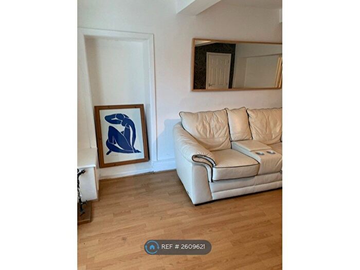 4 Bedroom Terraced House To Rent In Thornhill Road, Longwood, Huddersfield, HD3