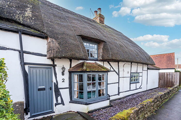 3 Bedroom Cottage For Sale In The Strand, Quainton, Aylesbury, HP22
