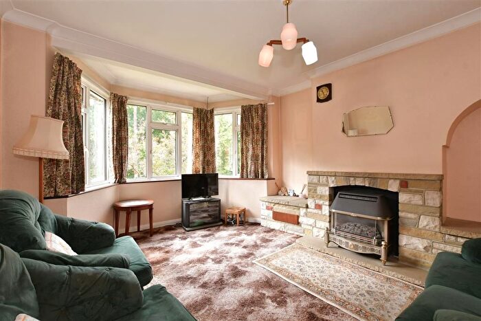3 Bedroom Semi-detached House For Sale In Stewards Green Road, Epping, Essex, CM16