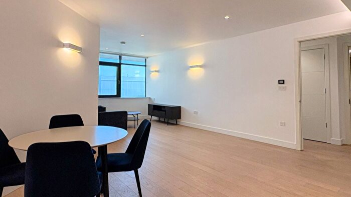 1 Bedroom Flat To Rent In New Horizons Court, Brentford, TW8