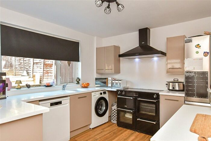 3 Bedroom Semi-detached House For Sale In Windmill Road, Southwick, Brighton, West Sussex, BN42