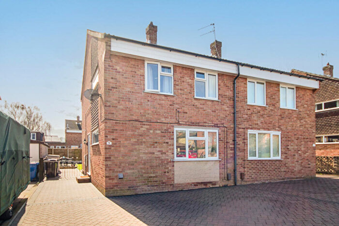 3 Bedroom Semi Detached House For Sale In Dee Close, Sinfin, DE24