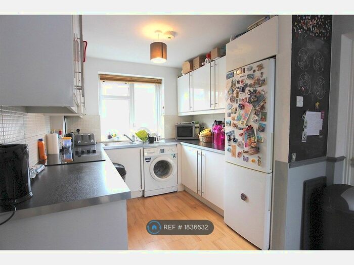3 Bedroom Flat To Rent In Greenford Road, Greenford, UB6