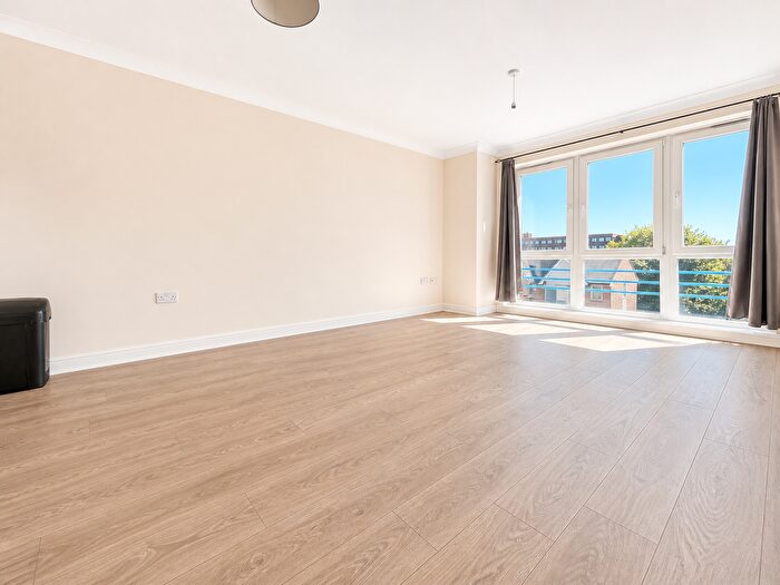 2 Bedroom Flat To Rent In Stuart Road, Gravesend, DA11