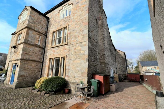 4 Bedroom Town House For Sale In Ribblesdale Court, Gisburn, BB7
