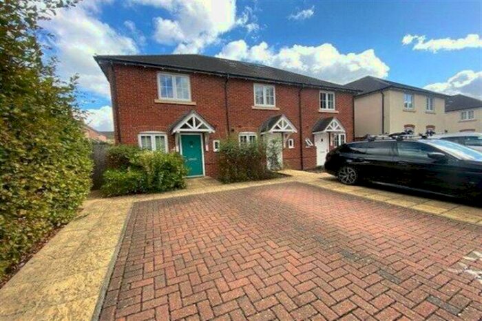 2 Bedroom End Of Terrace House To Rent In Copper Close, SO50
