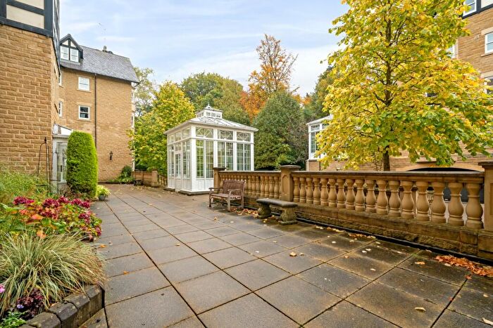 2 Bedroom Flat For Sale In Cornwall House, Portland Crescent, Harrogate, North Yorkshire, HG1