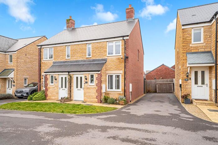 2 Bedroom Semi Detached House For Sale In Alice Batt Road, Witney, OX29