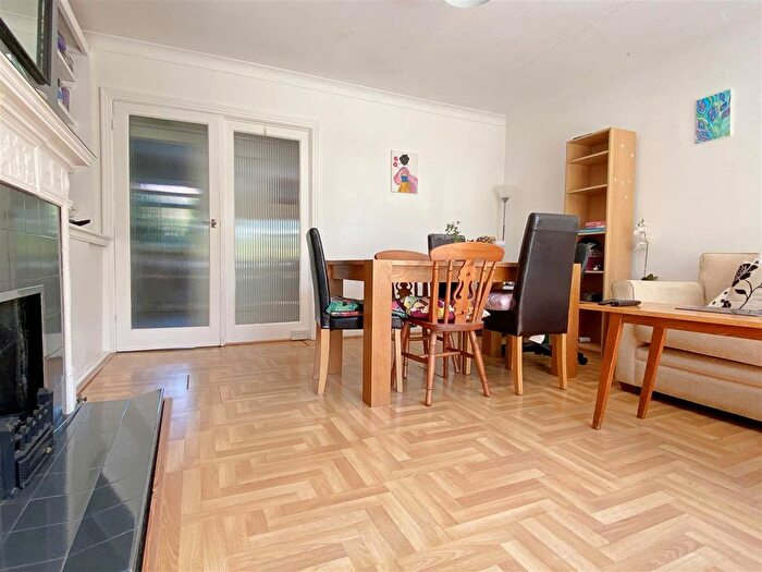 2 Bedroom Flat To Rent In Prince Regents Close, Brighton, BN2