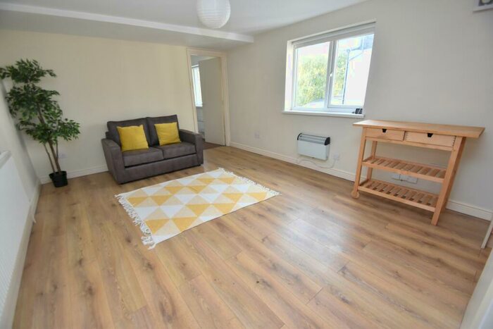 1 Bedroom Flat To Rent In Marlborough Road, Roath, Cardiff, CF23