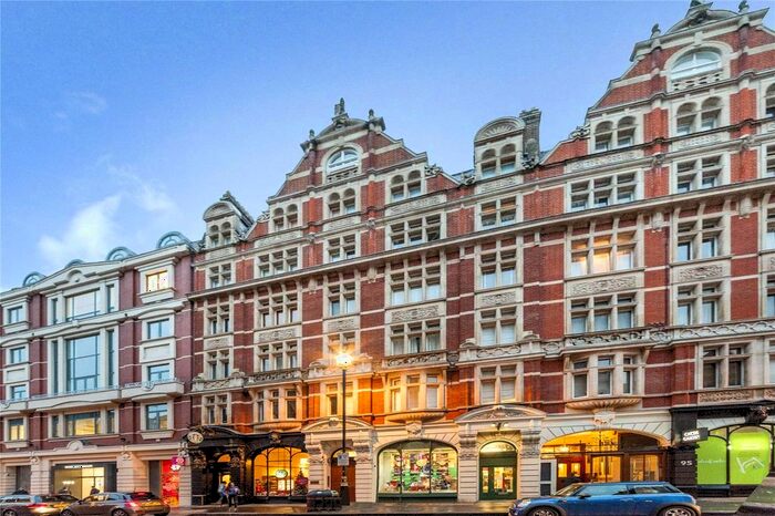 2 Bedroom Flat To Rent In St. Martin's Lane, Covent Garden, London, WC2N