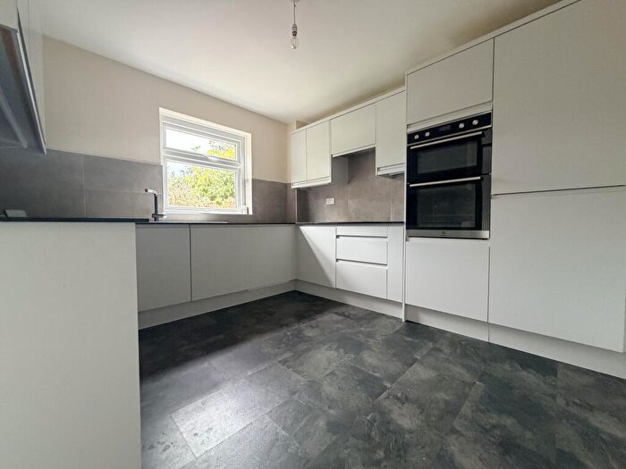 4 Bedroom Semi Detached House To Rent In Holders Lane, Moseley, B13