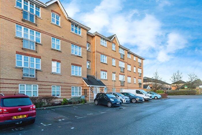 2 Bedroom Flat For Sale In Aylward Drive, Stevenage, SG2