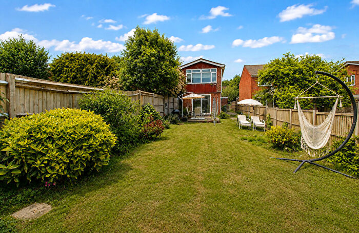 2 Bedroom Detached House For Sale In Highcroft Lane, Horndean, PO8