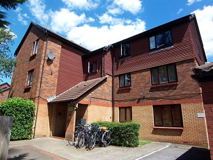 1 Bedroom Flat To Rent In Kipling Drive, Wimbledon, SW19