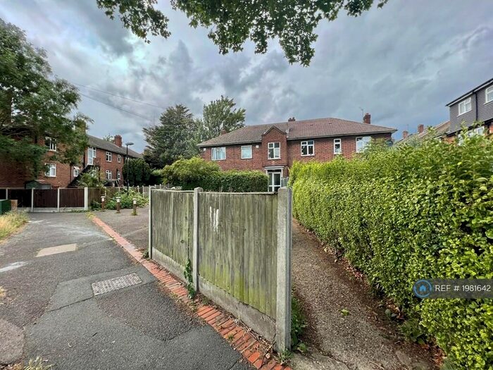 2 Bedroom Flat To Rent In Higham Street, London, E17