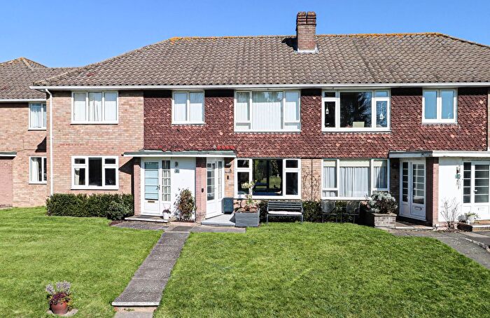 2 Bedroom Maisonette For Sale In Charmouth Court, St Albans, AL1