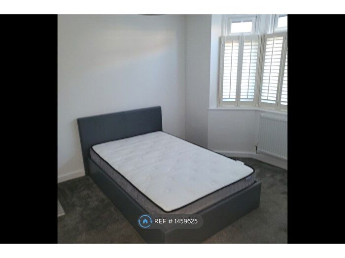 6 Bedroom End Of Terrace House To Rent In High Street London Colney, Stalbans, AL2