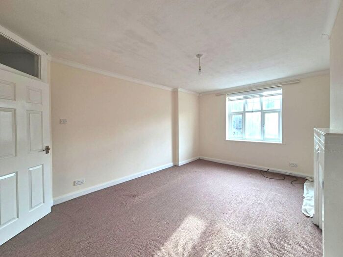 2 Bedroom Flat To Rent In Thanet House, London, CR0