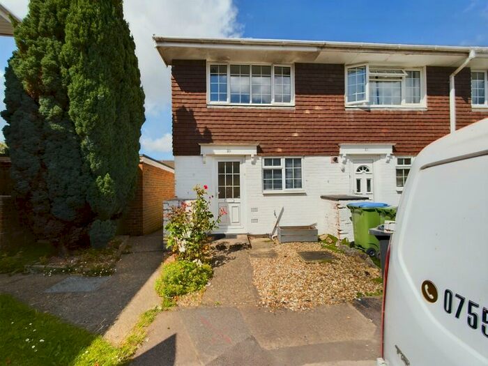2 Bedroom End Of Terrace House To Rent In Northdown Close, Horsham, RH12
