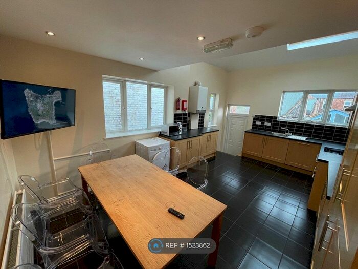 6 Bedroom Maisonette To Rent In Fern Avenue, Jesmond, Newcastle Upon Tyne, NE2