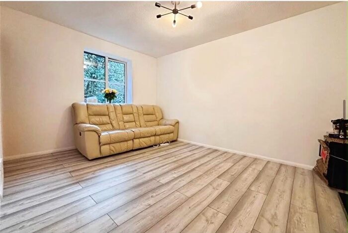 2 Bedroom Property To Rent In Rose Kiln Lane, Reading, RG1