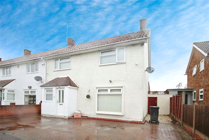 3 Bedroom End Of Terrace House To Rent In Rippleside, Basildon, SS14
