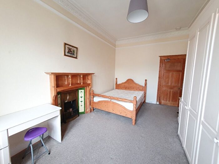 3 Bedroom Flat To Rent In Arden Street, Marchmont, Edinburgh, EH9