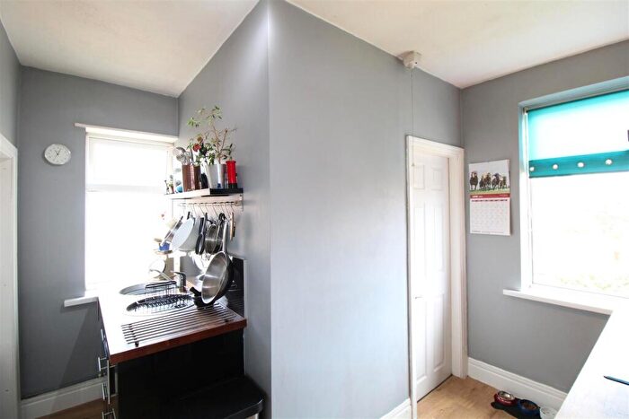 2 Bedroom Apartment To Rent In Marondale Avenue, Walkerdene, Newcastle Upon Tyne, Tyne & Wear, NE6