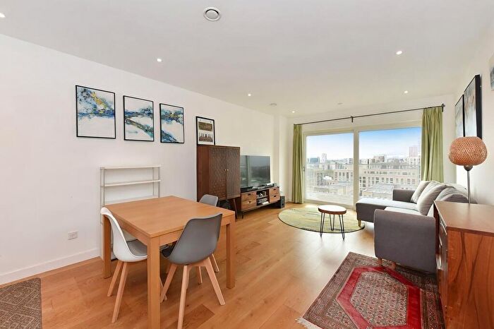 2 Bedroom Apartment For Sale In Thonrey Close, Peacon House, NW9