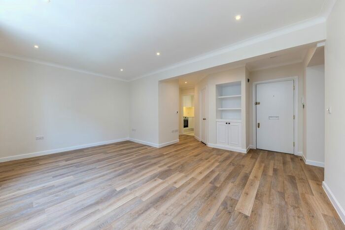 2 Bedroom Flat To Rent In Lower Sloane Street, London, SW1W