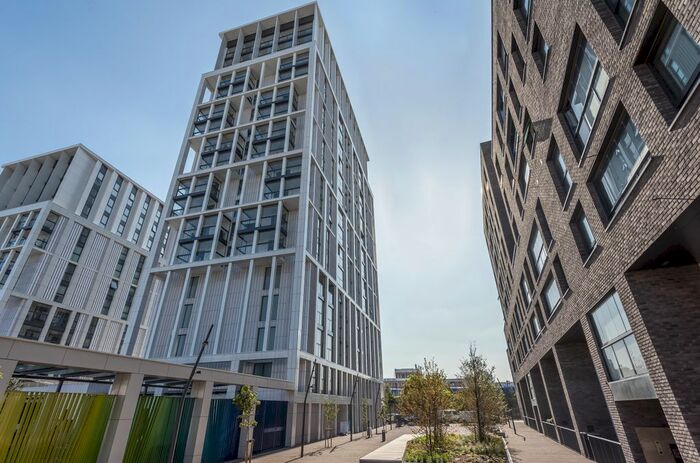 2 Bedroom Flat To Rent In St. Josephs Street, London, SW8