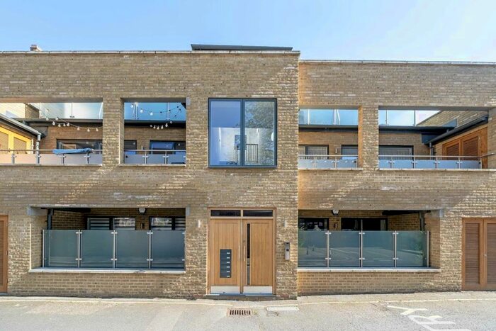 2 Bedroom Flat To Rent In Palfrey Place, London, SW8