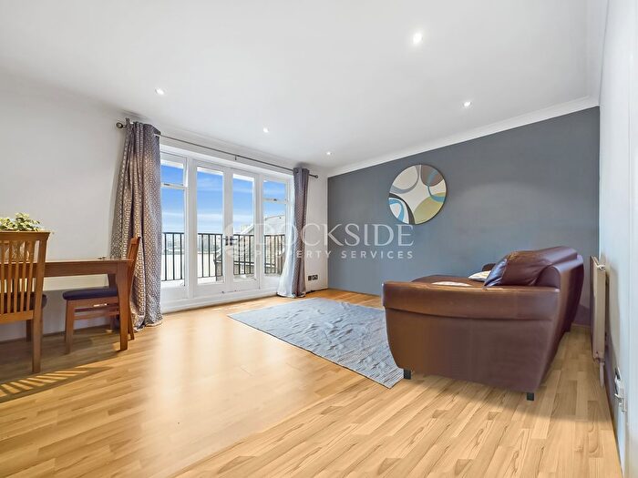 2 Bedroom Flat For Sale In Barge House Road, London, E16